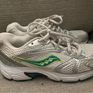 Women’s Saucony Grid Oasis Running Shoes Sz 7.5